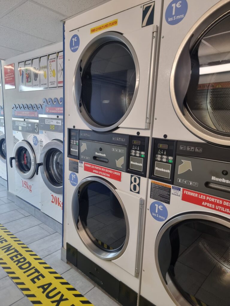 Sèche-linges grande capacité de la Laverie du Castelet à Aucamville